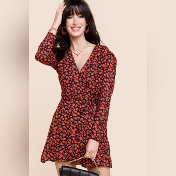 Francescas NWT Size Large Red/Black Kamilla Rose Floral Printed Wrap Mini Dress - Picture 2 of 11